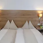 فندق كروننهيرشش 3*