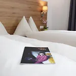 فندق كروننهيرشش فندق