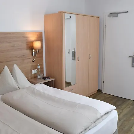 Kronenhirsch Hotel 3*