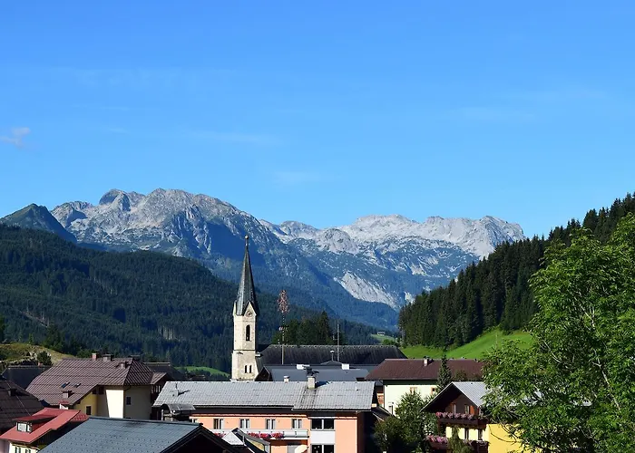 Kronenhirsch Rußbach am Paß Gschütt