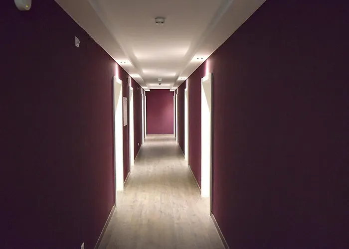 Hotel Kronenhirsch 3*