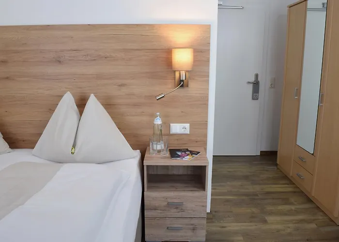 Hotel Kronenhirsch Rußbach am Paß Gschütt