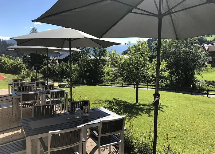 Hotel Kronenhirsch Rußbach am Paß Gschütt