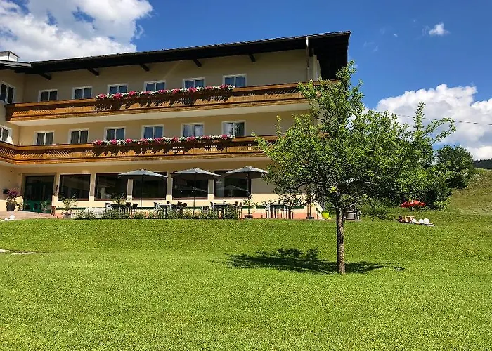 Kronenhirsch Hotel