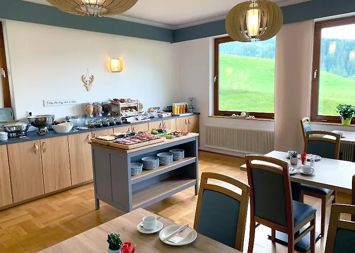 Kronenhirsch 3*